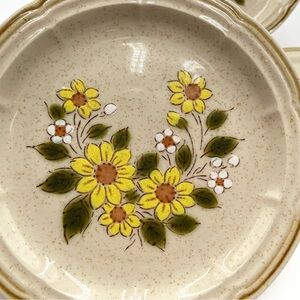 Crown Manor Japan Springtime Daisy Dessert Plates Hand Painted Stoneware 4pcs